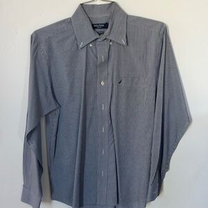 Men’s dress shirt, slim fit size large.